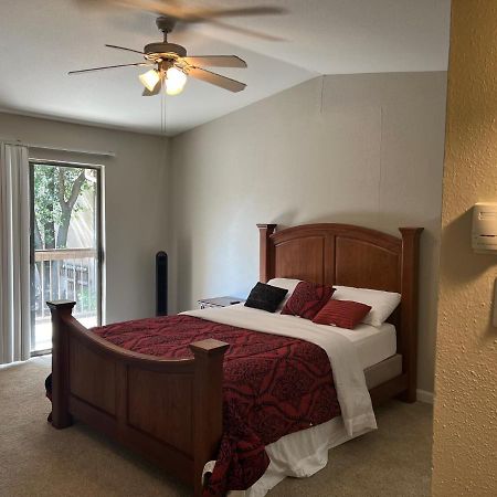 Lovely 1-Bedroom Townhome With Nice Amenities Houston Eksteriør billede
