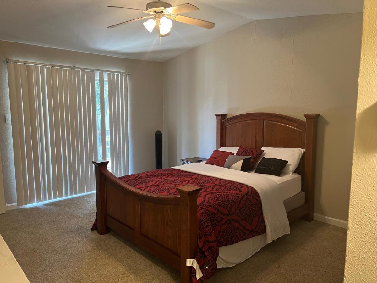 Lovely 1-Bedroom Townhome With Nice Amenities Houston Eksteriør billede