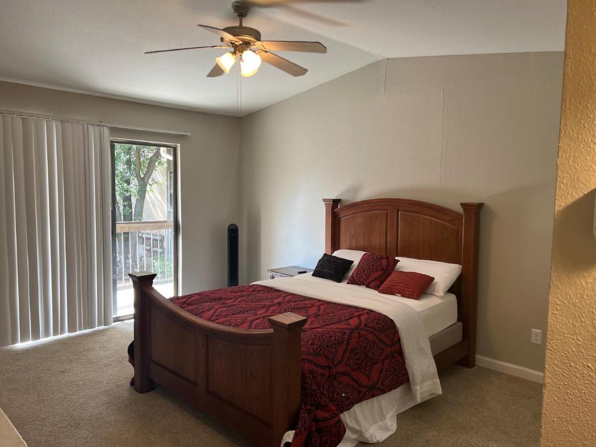 Lovely 1-Bedroom Townhome With Nice Amenities Houston Eksteriør billede